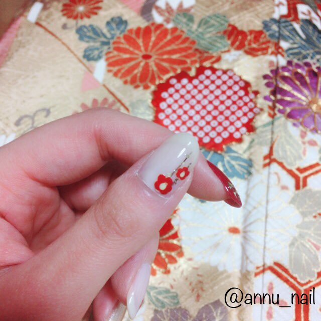 annu_nail's tweet photo. この間、成人式してきましたー！
ネイルも成人式用に頑張りました💅
雨だったのが残念だけど、久々に友達に会えたりして、とても楽しかったです☺️💕 https://t.co/AAZbg5WgVV