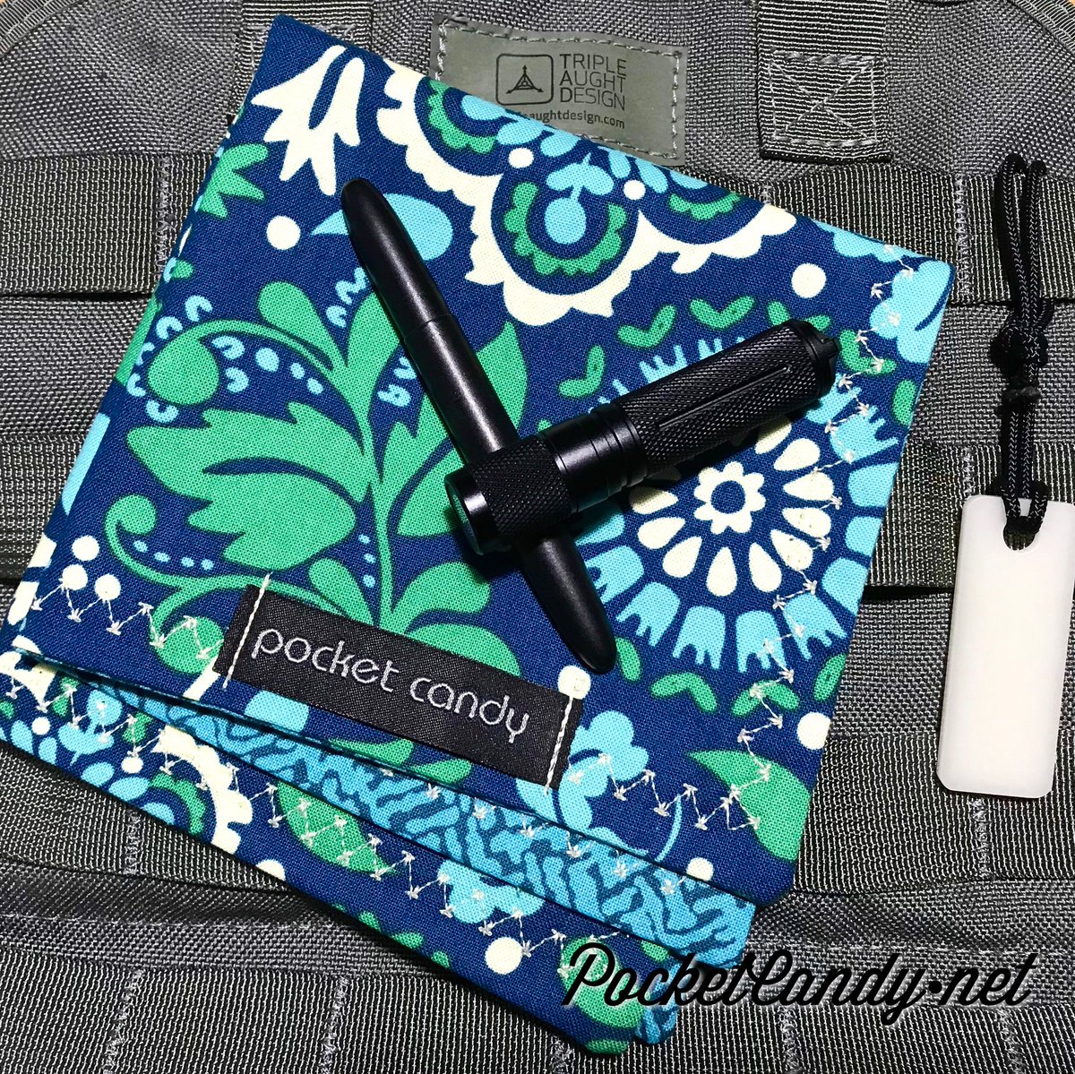 mypocketcandy1's tweet photo. Happy Wednesday! What’s in your pocket? To put a little piece of awesome in your pocket...see our store...have an amazing day!
•
•
•
#wednesday #wednesdaywisdom #hank #handkerchief #pocketdump #pocketcandy #pockethank #edchank #edcgear #flashlight #tacticalflashlight https://t.co/CzCCz8LdAq