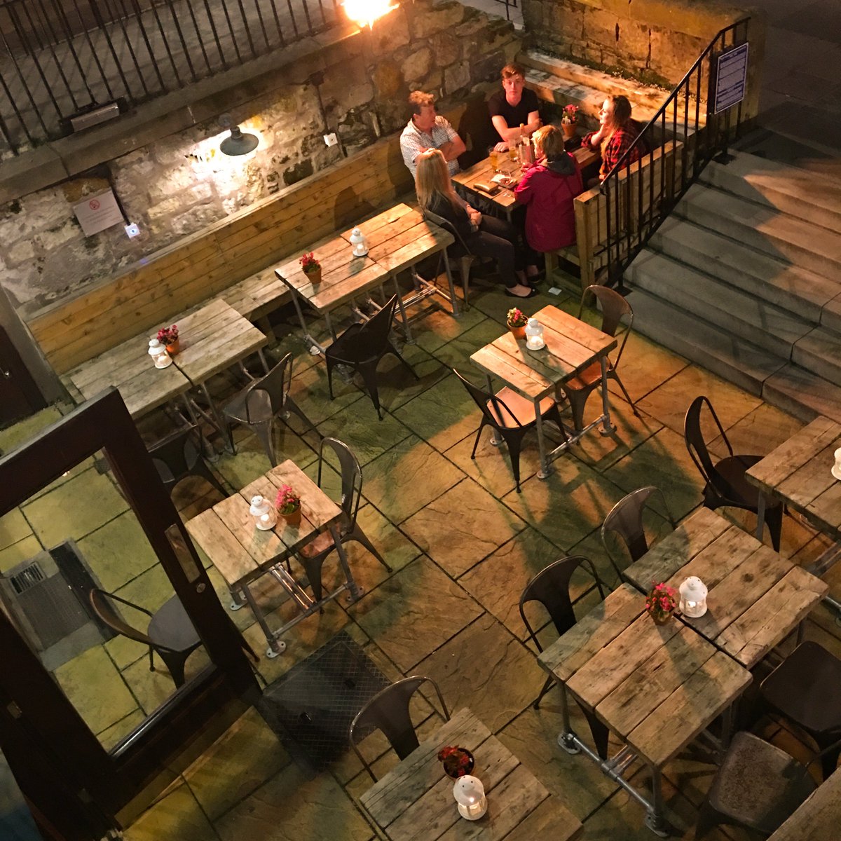 PlayfairsRes's tweet photo. Summertime hurry up please! We miss nice weather and late drinks on our patio!   #Patio #Drinks #Dinner #Warm #OutsideHeaters #Restaurant #StAndrews #FamilyTime #Candles #Cozy https://t.co/yOU6cCoc0b