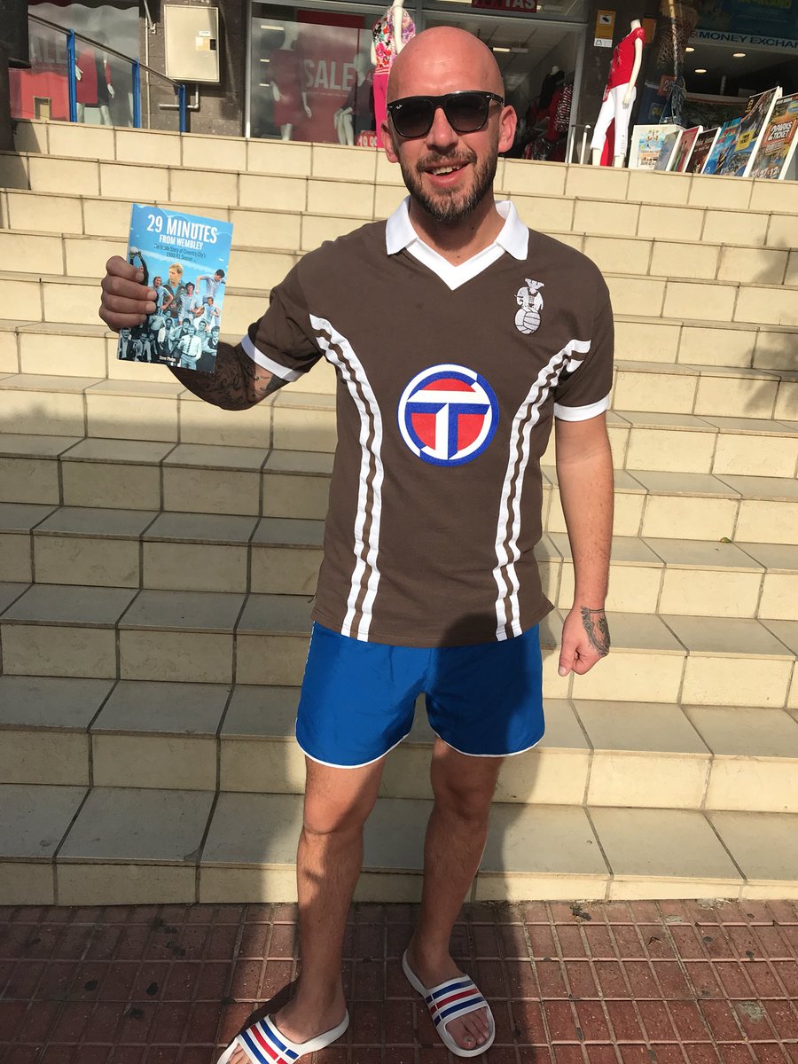 finners75's tweet photo. Promoting ya pals book abroad ( which is class btw ) #29minutesfromwembley #chocolatekit #PUSB @StevePhelps87 @Thompson1Garry 😎💙🐘☀️ https://t.co/6Sb5AzxpzG