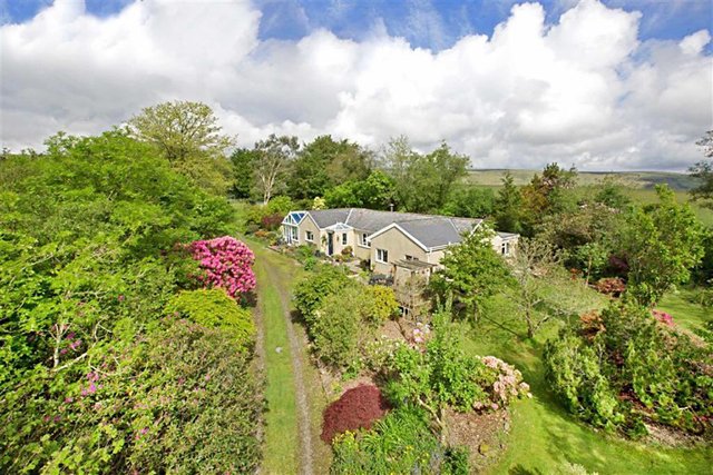 helpfulholidays's tweet photo. We're delighted to welcome Moorside Cottage back to HH. A private, detached single-storey property on the southern slopes of #Dartmoor #Devon https://t.co/XYfQNlfcKz #Travel #Holiday #UK #Scorriton https://t.co/M6W3roYaBC