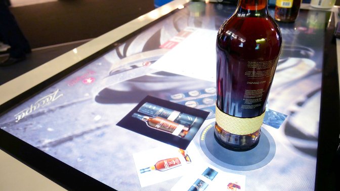 AVSignage's tweet photo. #Eyefactive und #3M werden auf der #ISE2018 in Amsterdam Multitouch-Technologien präsentieren. Nach wie vor sind Interaktion und Objekterkennung die Trendthemen im Digital Signage Markt.  https://t.co/HLqjsnTv4J https://t.co/rQBYPKfA2Y