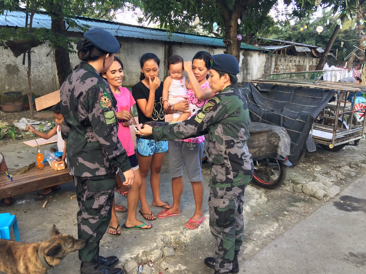 PscRpsb6's tweet photo. Distribution of Flyers on Crime Prevention and illegal drugs at Brgy. Veterans, City Proper, Iloilo City.
#602ndMC #RMFB6

@pnp_rpsb6 https://t.co/HvUJQw4GEe