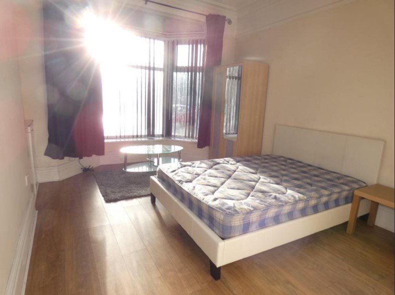 Abode_Ltd's tweet photo. Β£525pcm:
1 bedroom flat available from mid-February on Stockport Road in #Stockport. This ground floor flat features ease of access to motorway links and local amenities, ideal for a working professional:
https://t.co/OYINNbLs1P
#manchesterproperties #stockportproperties https://t.co/hCewZyWTTy