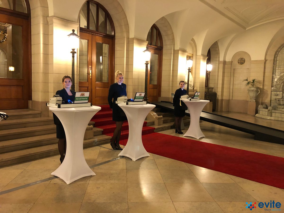 Wat een eer om hier weer bij aanwezig te mogen zijn! De Nieuwjaarsreceptie van de Gemeente <a href="/rotterdam/">Gemeente Rotterdam</a> in de Burgerzaal van het Stadhuis. Bedankt dat wij jullie mochten ontzorgen en graag tot de volgende keer! #Evite #nieuwjaarsreceptie