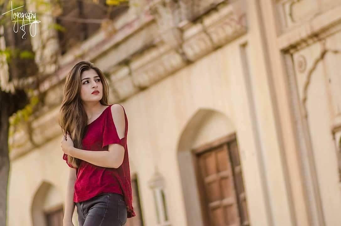 kanwal__k's tweet photo. 👂#Sun_pαglє👦
AGR Tu #Brand hαí 👦
tσh Mai #Branded 😎👰 Hu..
Agr Tu #Real 🙇Hai...
tσh Mai #Royal 👒💃hu..
isi líчє kєhti Hu #pagle Chahy Jitna Bhi Tu Krle Stress U cαn't Me #impress 👍😎😎🤗🤗
#Miahy♡♡ https://t.co/g7Cy6qinAV