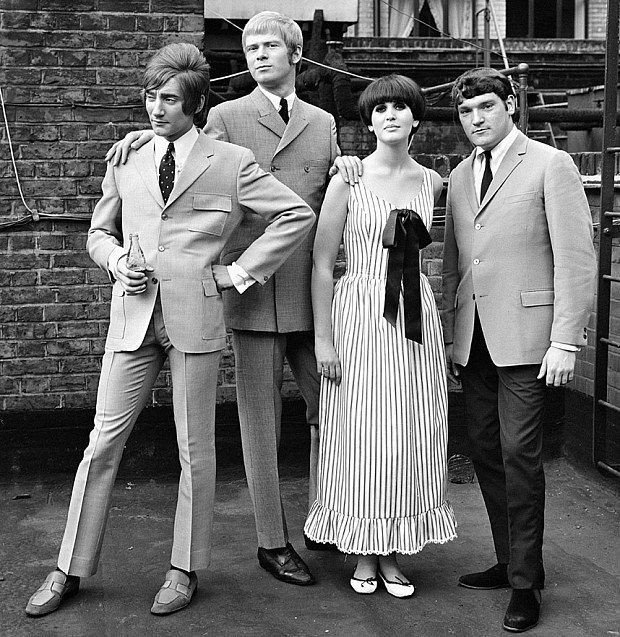 poppymoppet's tweet photo. #RodStewart #birthdayboy #thesteampacket https://t.co/JcOuHTzjvI