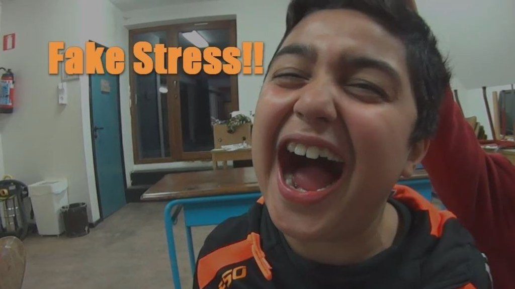 Fake stress - Chicago (via Minuut Quartier) Ook kinderen kunnen veel stress hebben.… bxlopenview.be/media/fake-str…