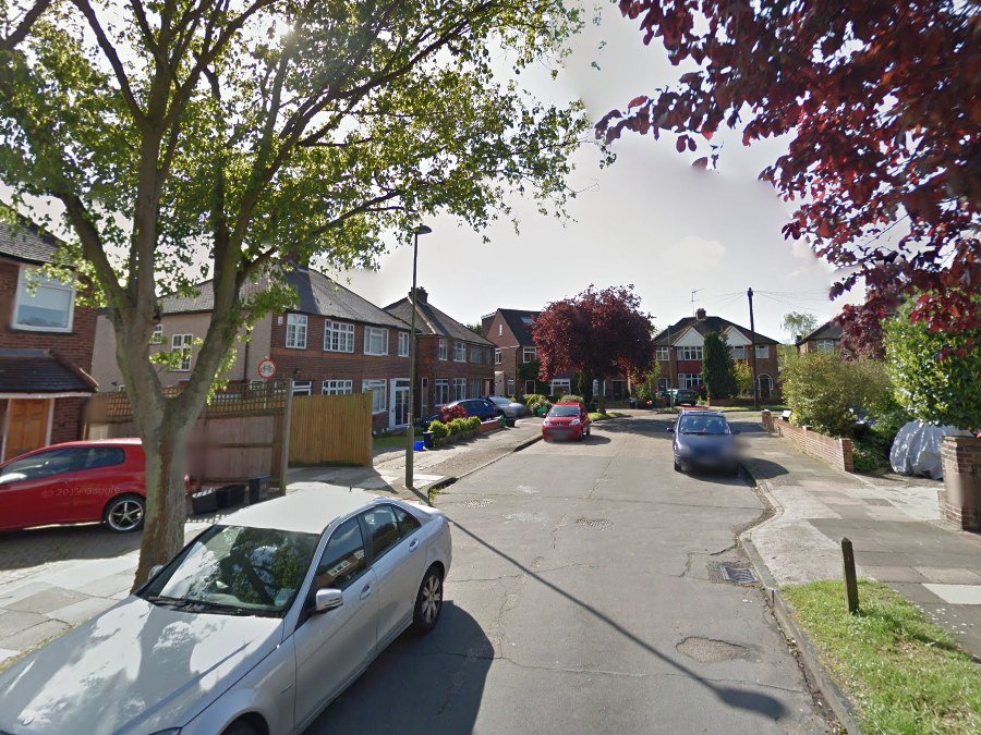CHISLEHURST: An 18-year-old man reportedly died after a fight around 9pm last night. Emergency services were called to Empress Drive where the seriously injured man was taken to hospital but he could not be saved. Police have started a murder investigation. No arrests yet made.