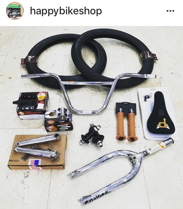 happybikeshop's tweet photo. Clientes contentos de encontrar de todo para el #BMX #subrosa #sunday #radiobike #dubbmx #mafiabike #maxxxiss #rant https://t.co/Z88Puopxr3