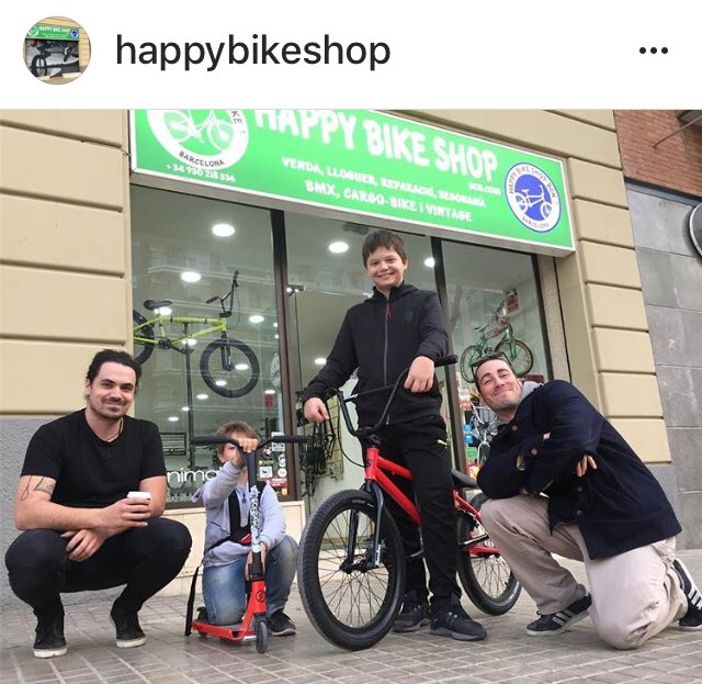 happybikeshop's tweet photo. Clientes contentos de encontrar de todo para el #BMX #subrosa #sunday #radiobike #dubbmx #mafiabike #maxxxiss #rant https://t.co/Z88Puopxr3