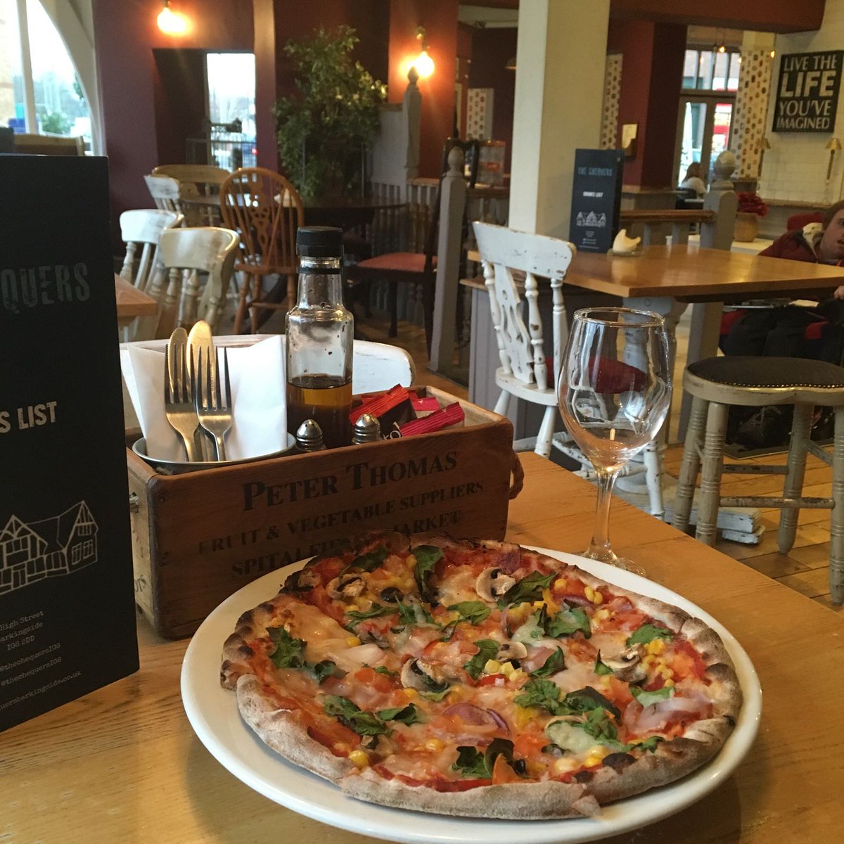 Did you know that we now serve vegan pizza... just check out our new menu or ask at the bar... 
#pizza #vegetarian #vegan #greatfood #thechequers #barkingside #redbridge