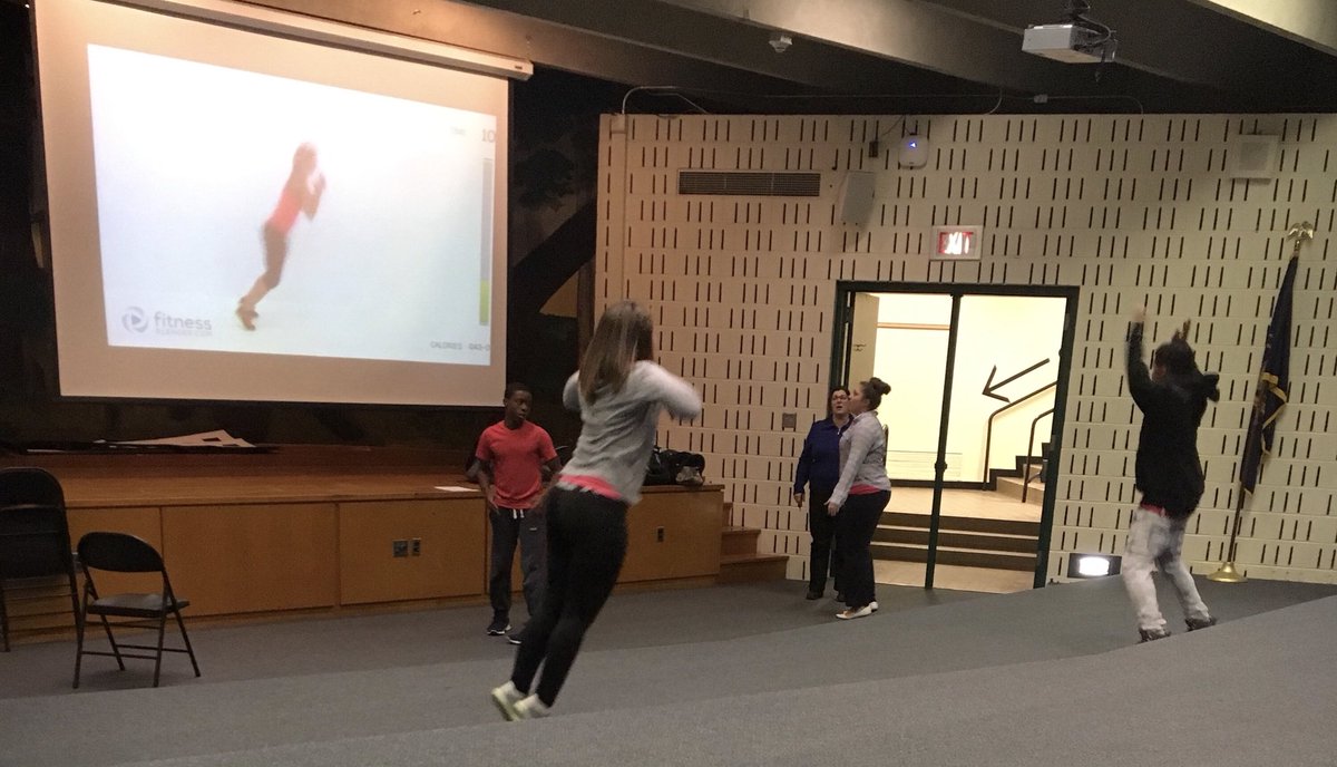 spindles4's tweet photo. Fitness Club ringing in the new year. Love helping my students get/stay active. #RCSLovesToLearn #RCSLovestToSweatToo https://t.co/jh3R1FgcY2