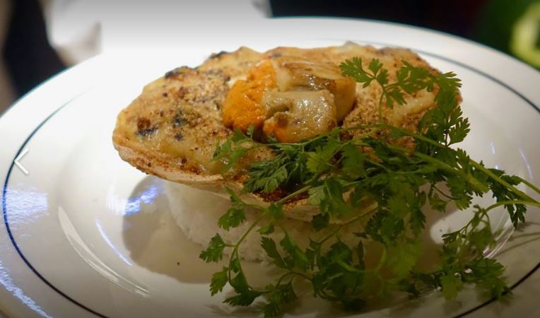 GrandsBuffets's tweet photo. Prueba en @GrandsBuffets la tradicional coquille Saint-Jacques #delicatessen #exquisito #placer de #vieira https://t.co/k6IyMBu05J