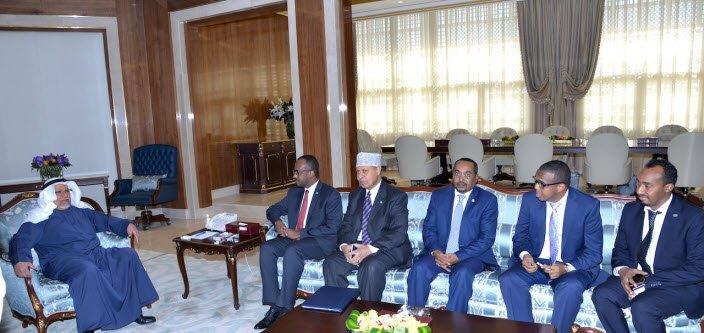 Mousakwi's tweet photo. سمو الأمير يتسلم رسالة خطية من رئيس جمهورية الصومال الشقيقة https://t.co/djQLAqh3i6 https://t.co/BI3L97NwuV