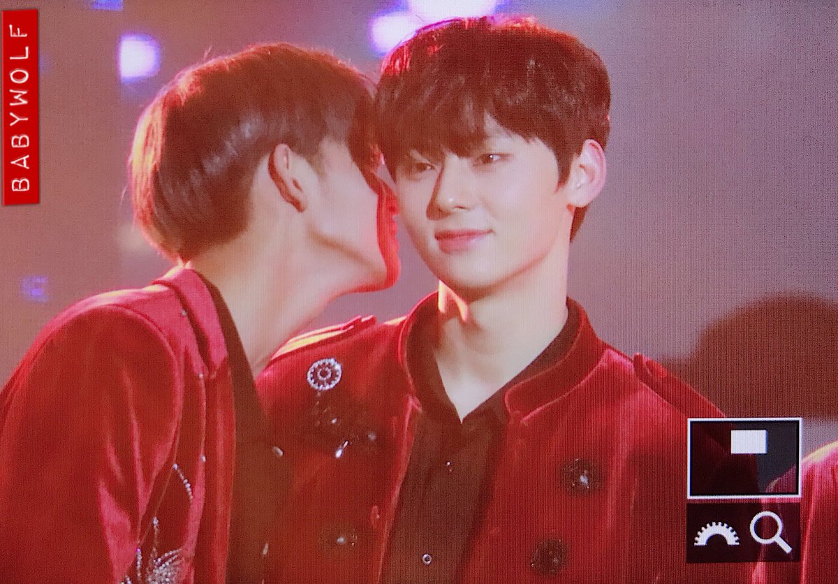 babywolf_0510's tweet photo. 🐺180110 골든디스크
#배진영 #진영 #워너원
🍎같이 아이유선배님 노래를 부르당😇😍 https://t.co/XqjOIX2vUM