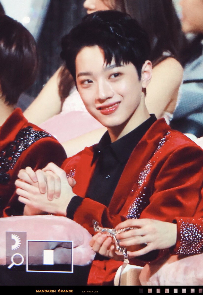 mandarin_010923's tweet photo. 180110 귀욥 #라이관린 https://t.co/r9q7wJxqg0