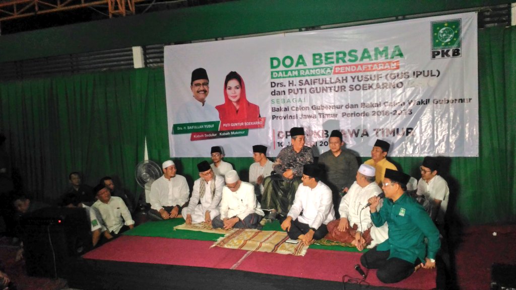 dpcpkbgresik's tweet photo. Bismillah, Do'a Bersama dlm Rangka Pendaftaran @gusipul4 (Cagub) &amp; @PutiSoekarno (Cawagub) Jawatimur . @DPP_PKB @dpwpkbjatim https://t.co/P96rNDH4yn
