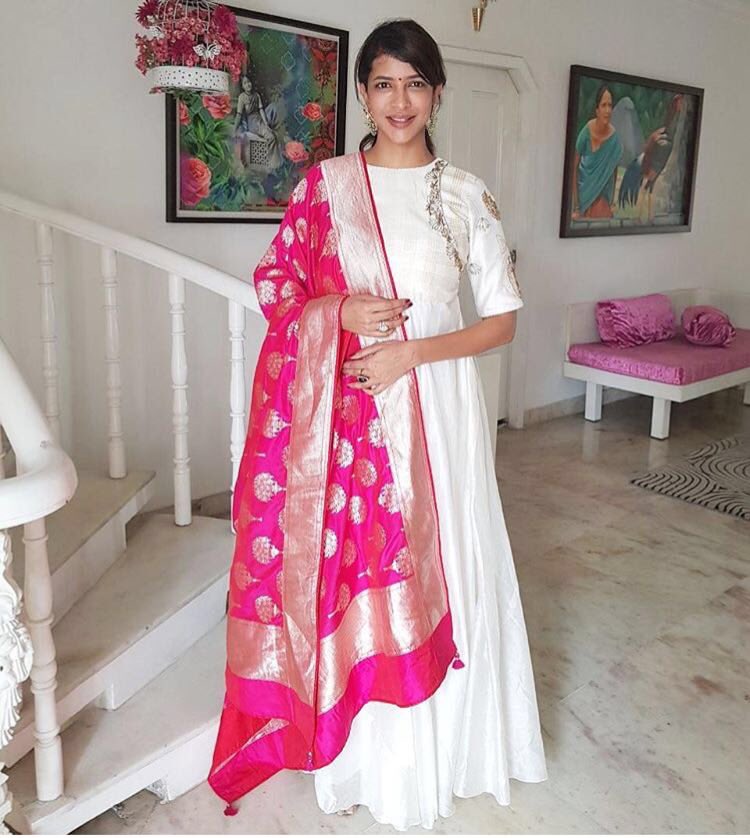 TeamLakshmi's tweet photo. Beautiful inside. Beautiful outside. #TeamLakshmi https://t.co/rerpnIRzJA