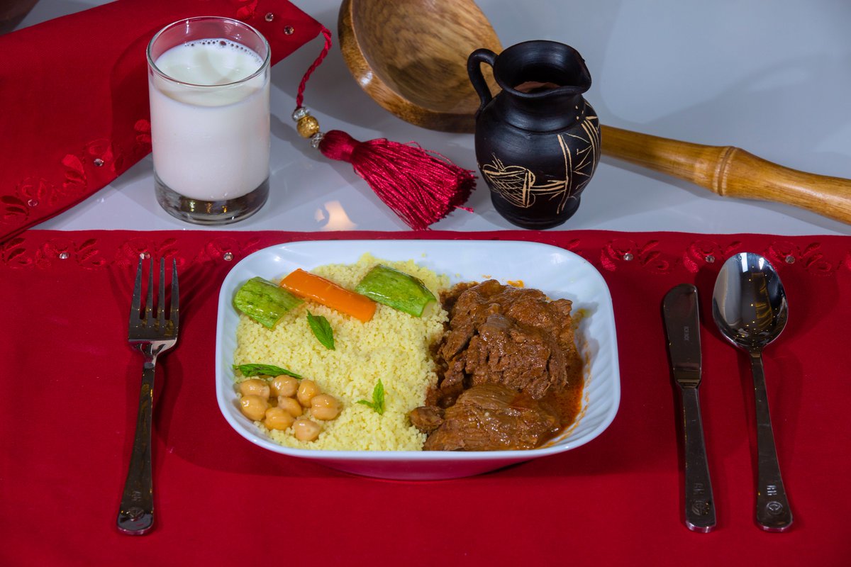 CateringSpa's tweet photo. A l'occasion de la célébration de yennayer,
@CateringSpa a décidé d'offrir un repas traditionnel amélioré au profit des passagers et des équipages des vols internationaux opérants la journée du 12/01/2018. https://t.co/TFU3A1TlhH