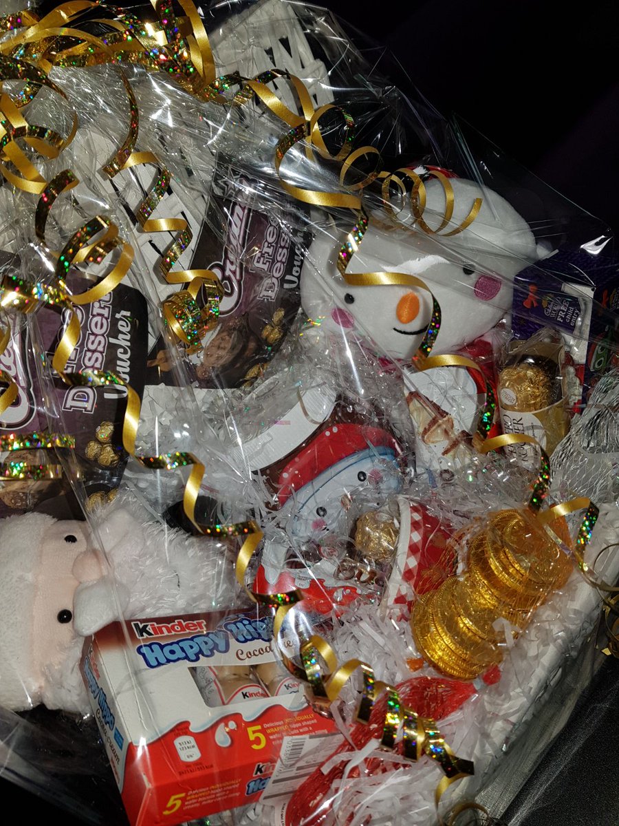 Creamscafebex's tweet photo. Our #Christmas #raffle winner has now been drawn, thank you to all who took part 🎅 #bexleyheath https://t.co/nYssI4FRxk