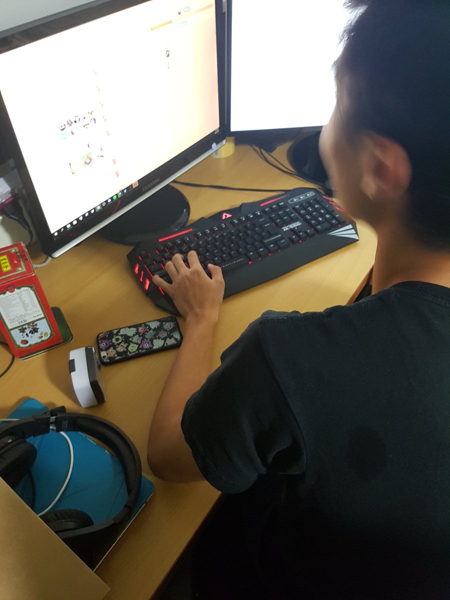 yUdo_DIS's tweet photo. @joieliu @evangeliawong sorry Richard is using my comp sorry for the harrassment https://t.co/aqPFhDFl9Q