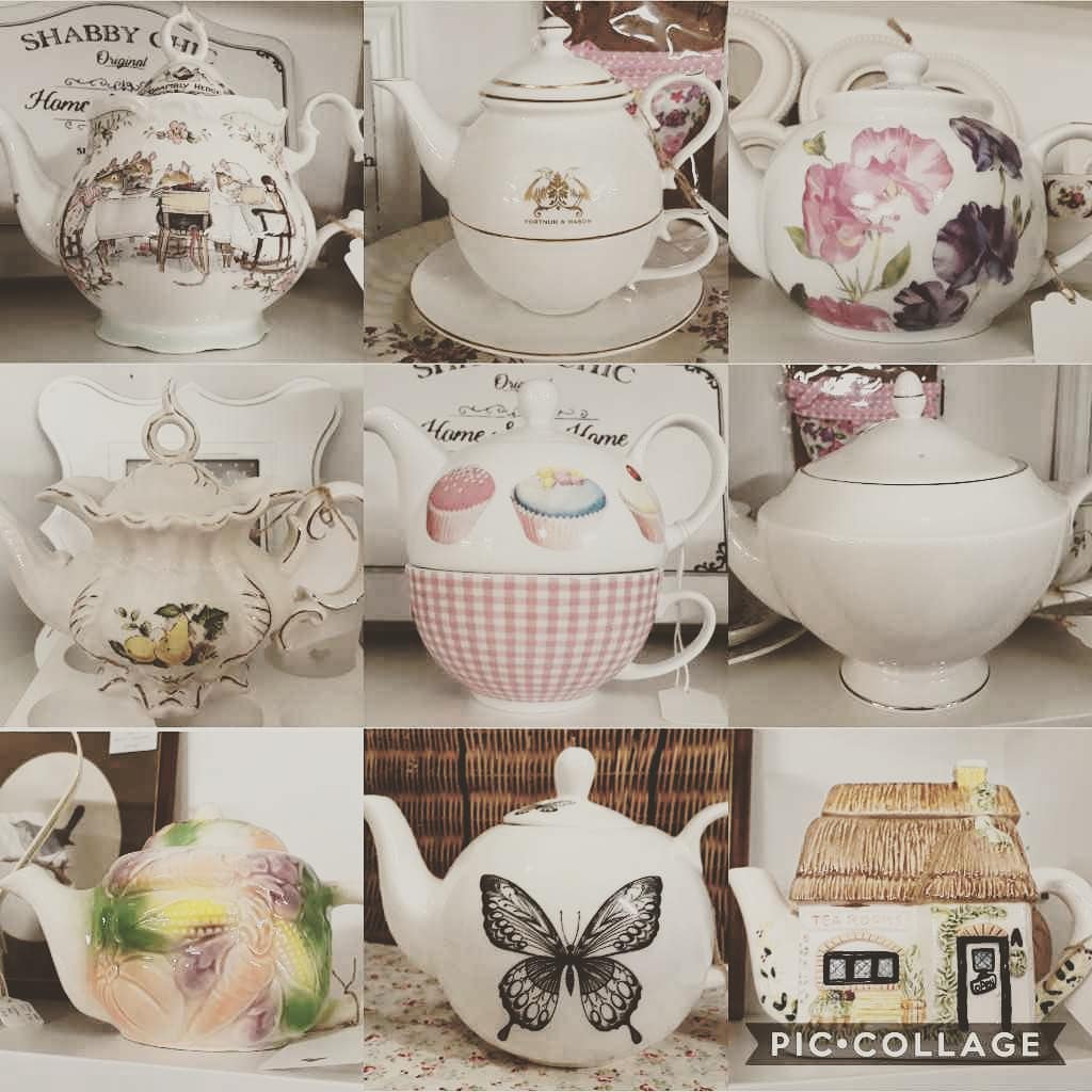 Time for a cuppa?! 💟 #teatime #teapot #kitchendecor #kitchenalia #homedecor #shabbychichome #cosycottage #cottagekitchen #farmhouse #vintagehome #wedding #vintagechina #birthday #mothersday #gifts