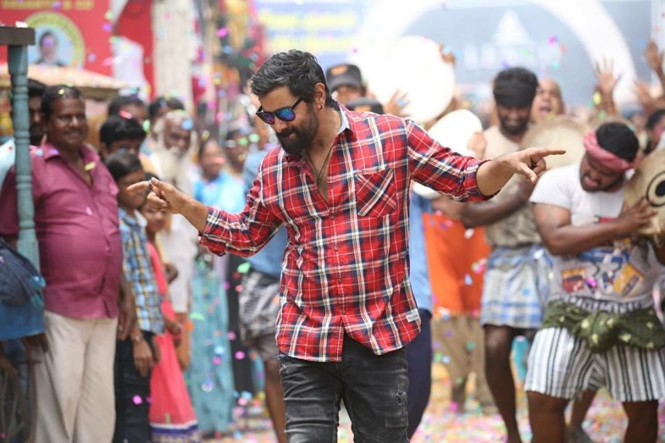 LMKMovieManiac's tweet image. All mass and swagger! #ChiyaanVikram in #Sketch..

#SketchPongal #SketchFromJan12 #2DaysForSketchPongal