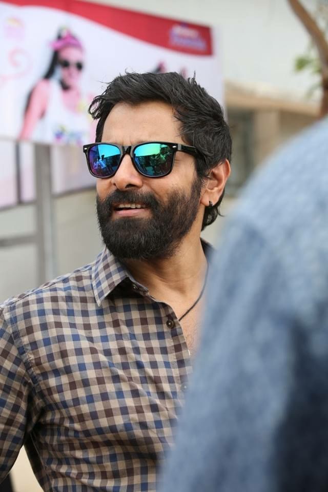 LMKMovieManiac's tweet image. All mass and swagger! #ChiyaanVikram in #Sketch..

#SketchPongal #SketchFromJan12 #2DaysForSketchPongal