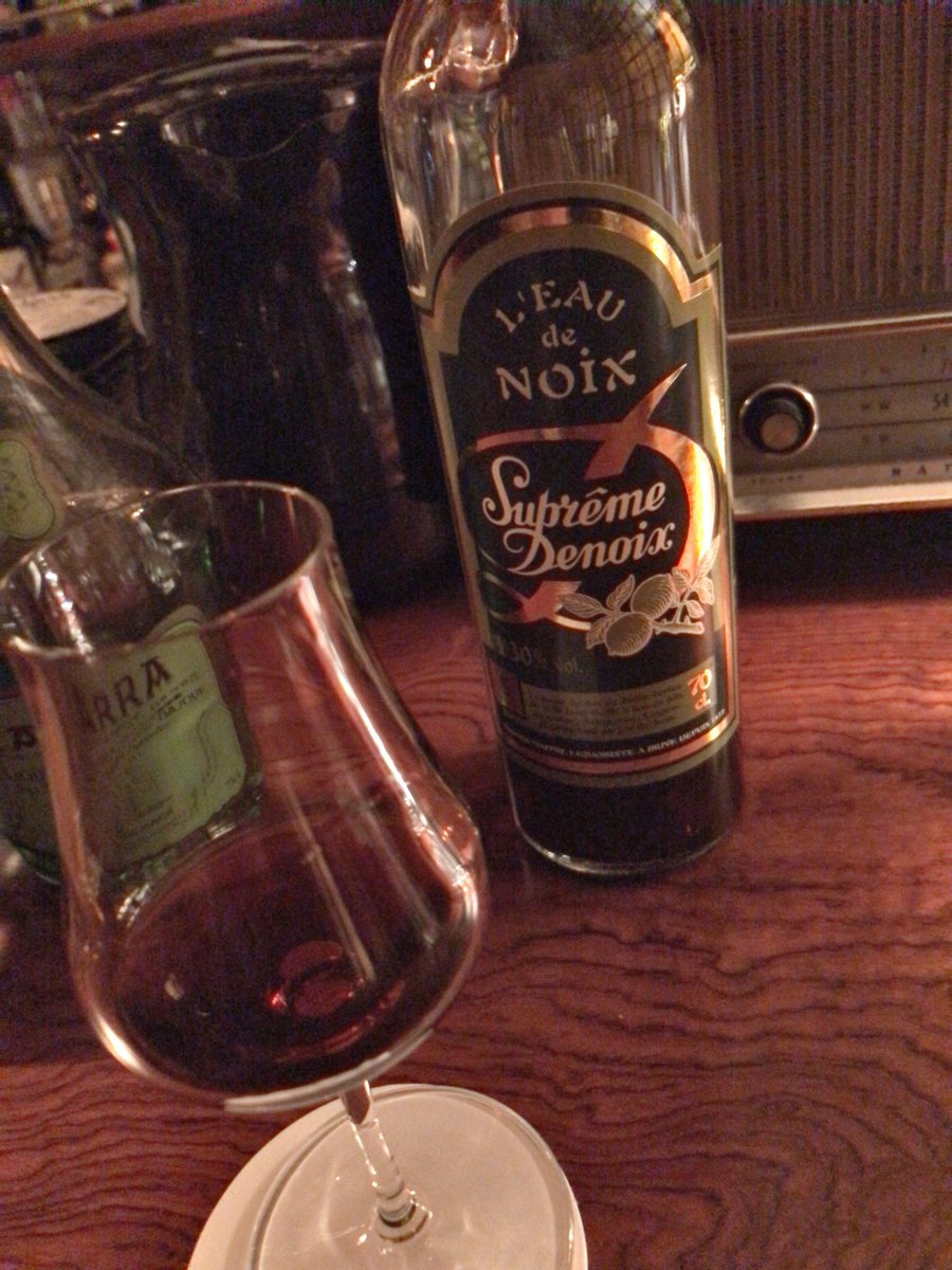 golf_bk's tweet photo. フランスのクルミのリキュール。
黒糖みたいな味。 https://t.co/XVgTmurmZu
