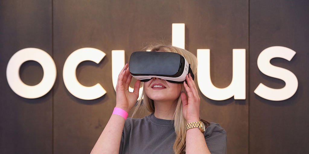 BusinessInsider's tweet photo. .@Facebook, Xiaomi take on China's VR market https://t.co/hO4cZbZWFw https://t.co/KywrgNfrUx