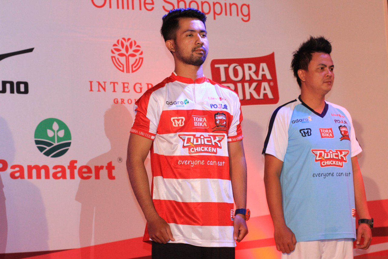 The OG Indonesian Blokecore on Twitter: "jadi, gimana mengenai jersey madura United yg baru? https://t.co/kRt7I5TZ4b" / Twitter