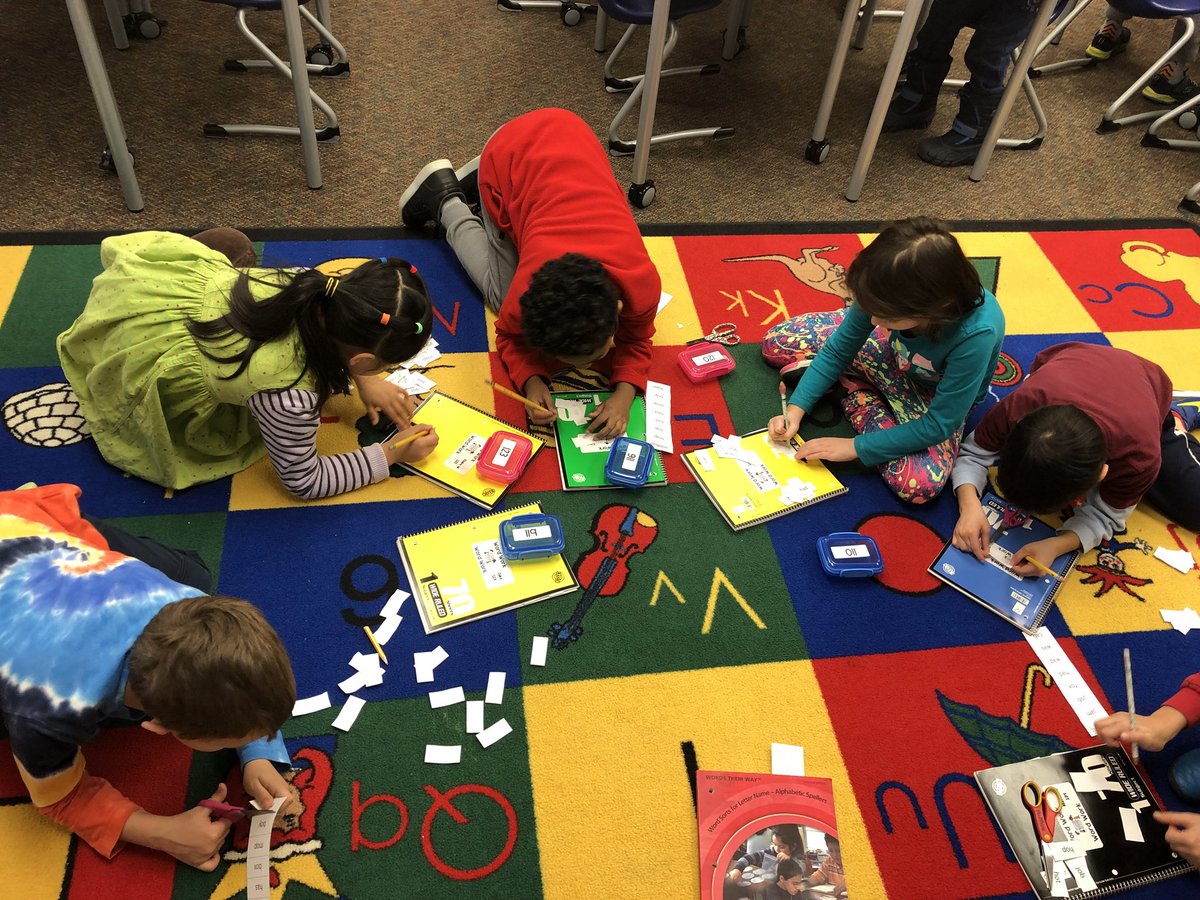 salmj1st's tweet photo. How do you spell a-w-e-s-o-m-e? Love seeing word study in action! @HeronFirsties @a2Thurston https://t.co/Dp067GcGbP