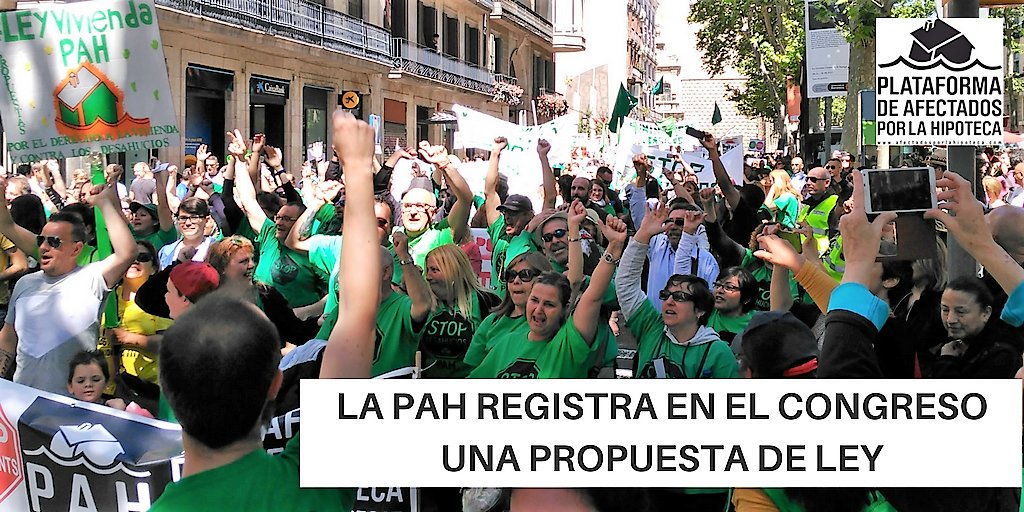 LA_PAH's tweet photo. [COMUNICADO] 
Hoy, tras años de trabajo, registramos en el @Congreso_Es la #LeyViviendaPAH.
¡Hoy, damos el primer paso para convertir el Sí Se Puede en Ley!
#UnaLeyDeTodas
https://t.co/JqtesHANz6 https://t.co/VukBnXByvM