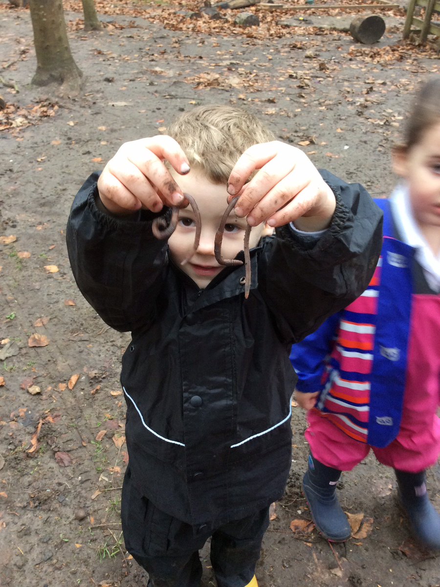 DownsendSchool's tweet photo. Reception have had a busy start to the new year!  During Forest School this week, the children learnt how to safely use a saw to cut their own firewood. We also had fun exploring our natural environment looking for mini beasts and using the mud kitchen! #forestschool https://t.co/GBW6wL1tCE