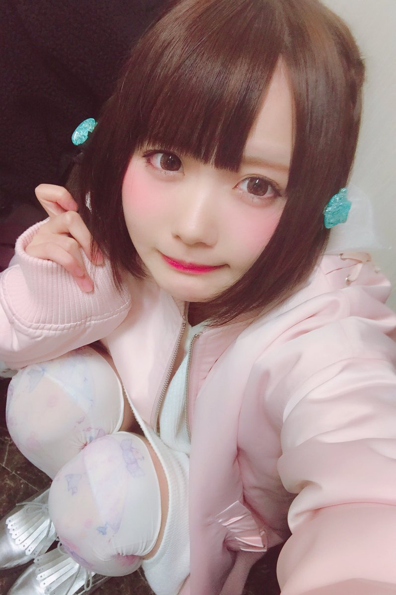 お嬢 お嬢 だよ わ 匿名ミラージュ赤担当 神戸 アイドル 被写体 作詞 らぶりつください 可愛い子と繋がりたい 少しでも気になったらrt 1mmでもいいなと思ったらrt お友達になりませんか T Co Jaxcxr7hxo