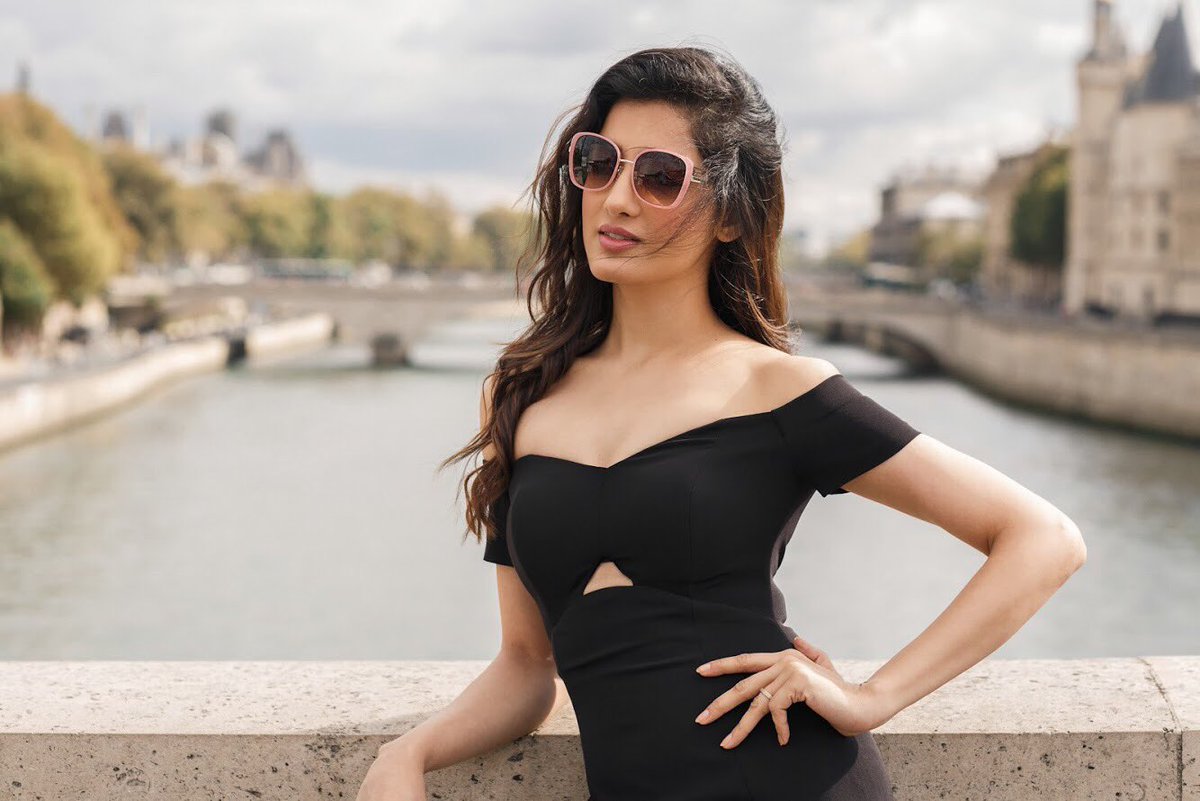 itsmerichapanai's tweet photo. Last one of the series and my favourite one too❣️@Gioeyewears #giocollection #elegant #cool #chic #allatonce #checkout #latestcollection https://t.co/L3vrSrrM0w