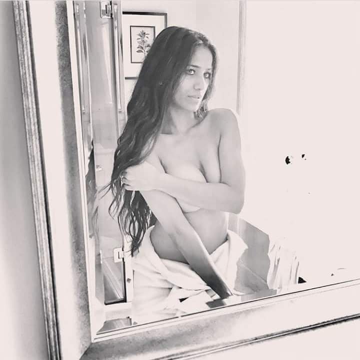 Poonam Pandey. #bollywoodactress. pic.twitter.com/5nwsC5fhvr. 
