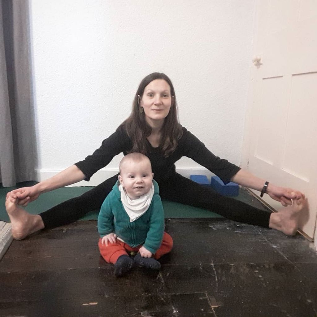 yogafrome's tweet photo. First experiments with a tripod and voice command. Baby G nailed it. Not so sure about his mother.... #mumandbabyyoga #postnatalhealth #postnatalfitness
#iyengaryoga #yoga #frome #somerset #instayoga #yogapose #yogateacher #yogapro #yogaeveryday #yogacla… https://t.co/wd5fl2xZvc https://t.co/HbqDyGTUCf