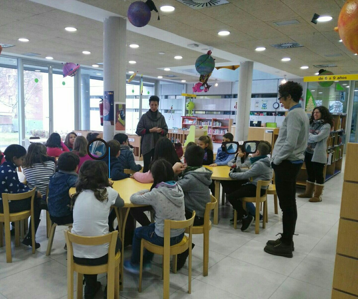 CeipCiglesias3K's tweet photo. Visitamos la @Bibliotecas3C descubriendo y disfrutando todo lo que nos aportan las nuevas tecnologías #Libros3D #3P #TresCantos https://t.co/BXK9LYUDXw