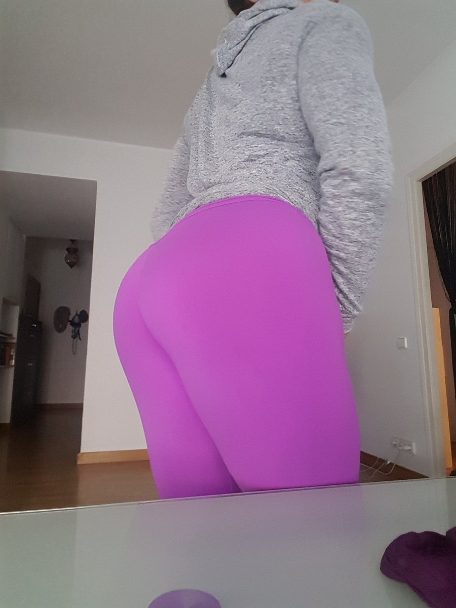 KarynBayres's tweet photo. Quieres jugar en mi tatami?? #scissorslover #headscissors #eroticqrestling #mixedwrestling #privatestudio #barcelonacity https://t.co/C8oltz99by