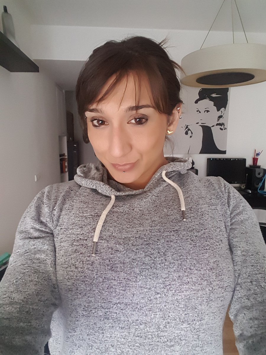 KarynBayres's tweet photo. Quieres jugar en mi tatami?? #scissorslover #headscissors #eroticqrestling #mixedwrestling #privatestudio #barcelonacity https://t.co/C8oltz99by