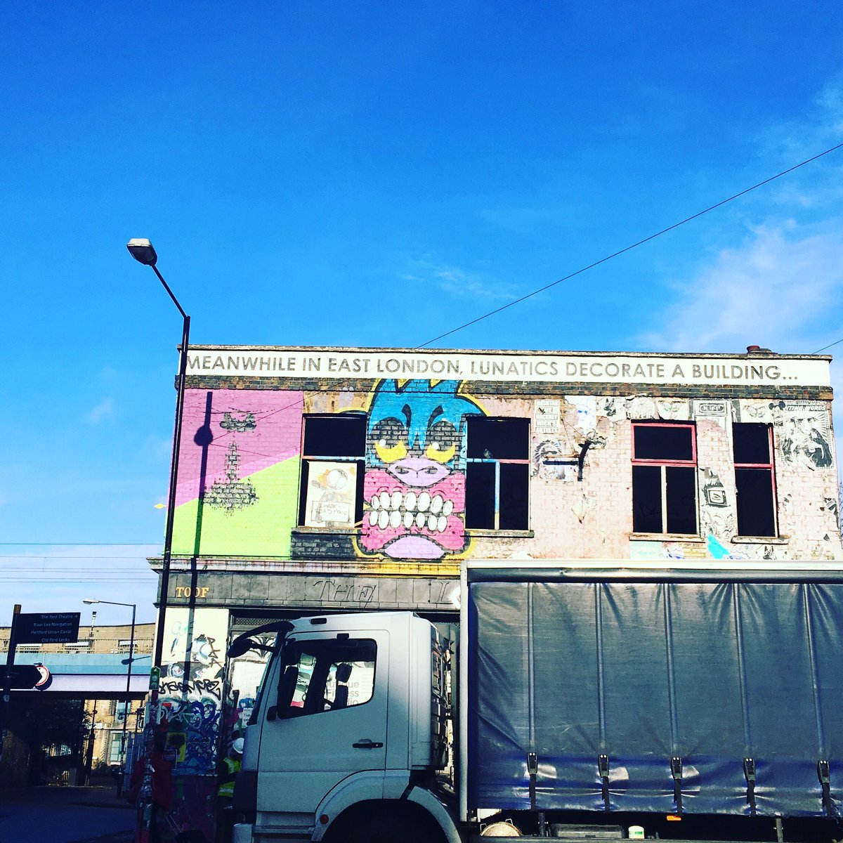 thoughshebewee's tweet photo. Today's early morning London wander. #HackneyWick https://t.co/zWSNHOWxJR