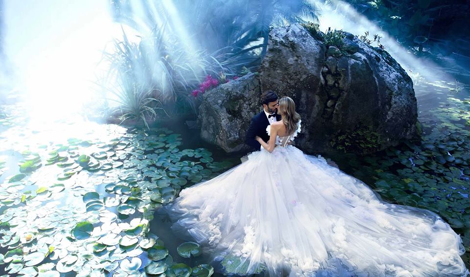 annacascino1's tweet photo. Cerchi un matrimonio da favola? Dove tutto è incantevole e perfetto! Cerchi un abito da sposa unico e personalizzato? Allora ti suggerisco di rivolgerti all' @AtelierPantheon è il tuo abito sarà un incanto. https://t.co/fJIeG8jOt3
#atelierpantheon #lenostrespose #ad
#fashionpost https://t.co/s67mOsmyiC
