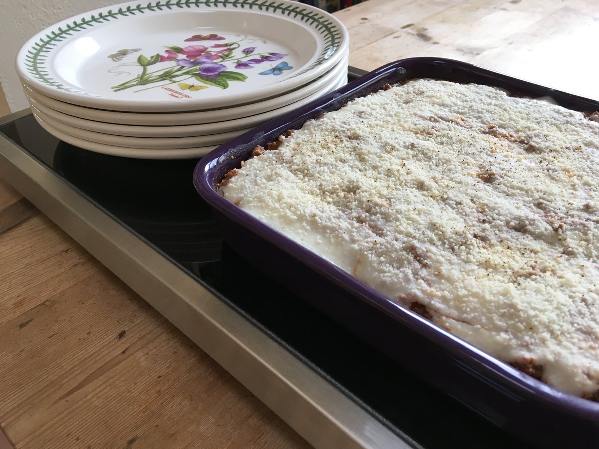 PrimewareC's tweet photo. Electric Hot Top = Very discrete, extremely useful & all you need is a plug socket to heat this surface up to 90c, holding food at 70c OR the perfect plate warmer! #primeware #electrichottop #chefs #cheflife #kitchenware #warmingfood #warmplates #butternutsquashlasagne #lasagne https://t.co/EgpTVSuR2m