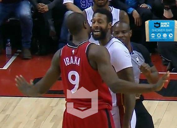 sharpjock's tweet image. When #giants collide... #raptors ift.tt/2qOd3Lw