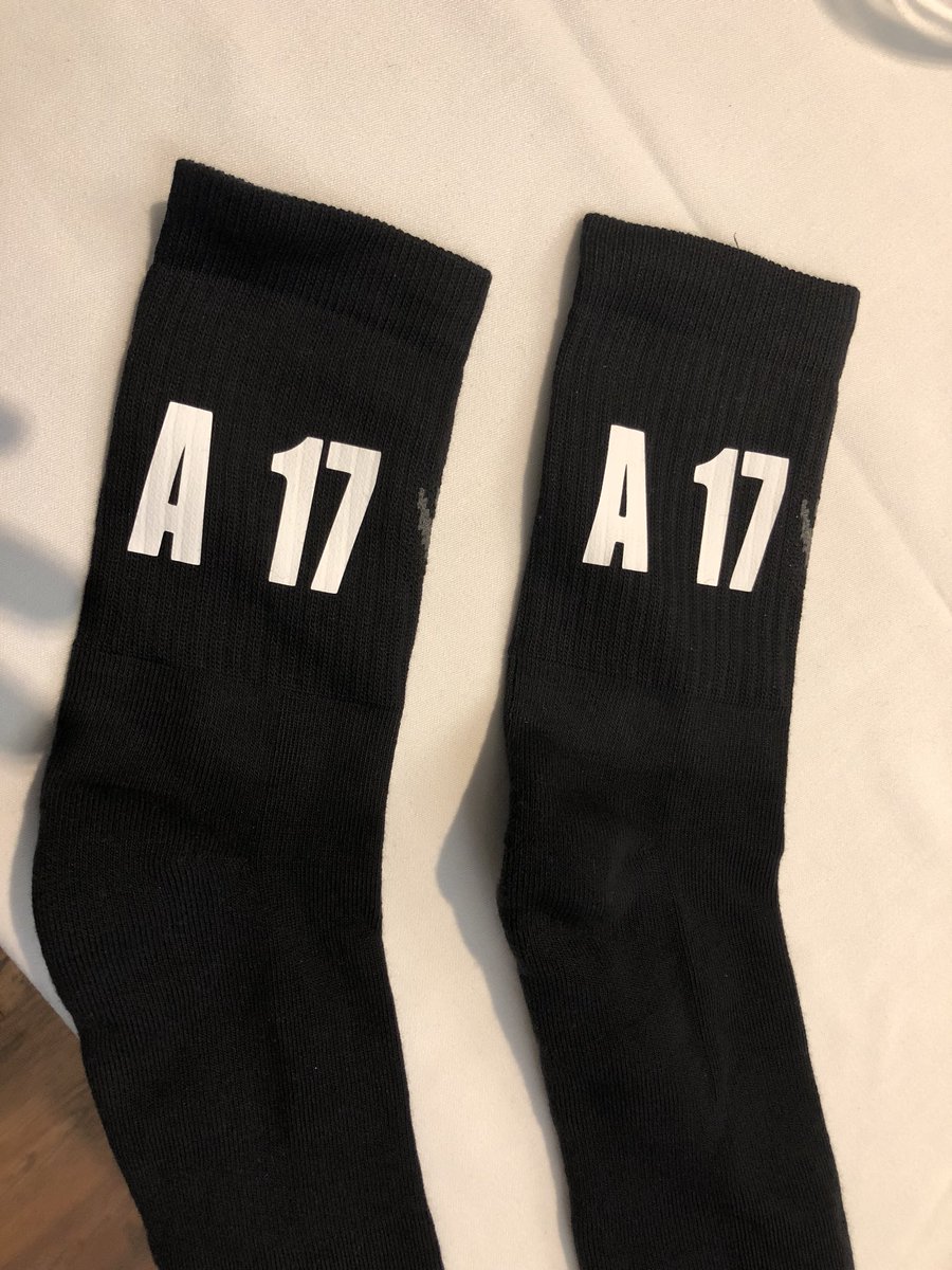 Oido...si hacemos 10000 rt estos serán los calcetines que llevaré puestos esta noche en <a href="/elchiringuitotv/">El Chiringuito TV</a> jajajajajajaja