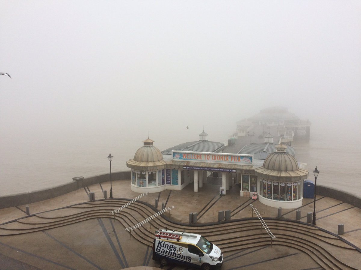 DBaleReporter's tweet image. It's so misty in Cromer today you can't see the end of the pier