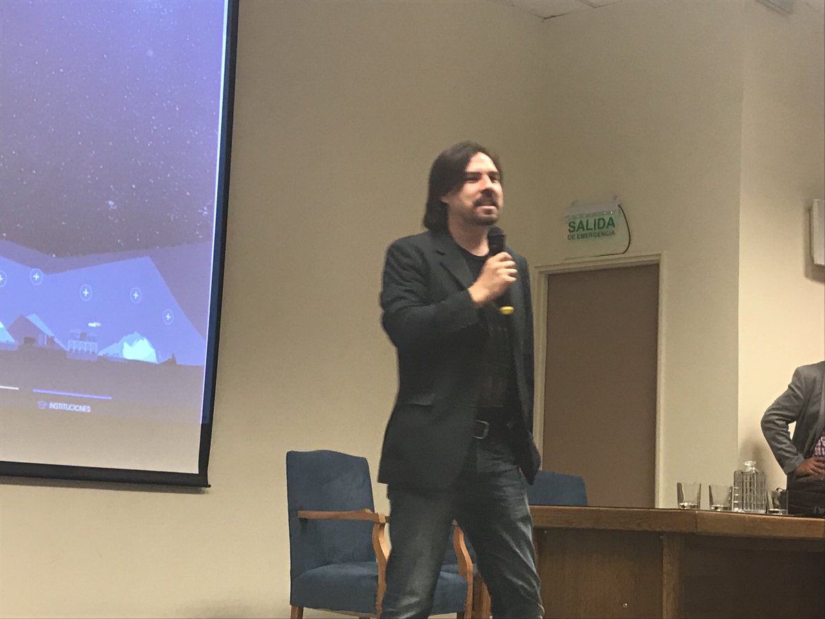 <a href="/cesifoti/">César A. Hidalgo</a> abriendo el "Taller uso de DataChile" <a href="/fiudec/">Ingeniería Universidad de Concepción</a> #UdeC