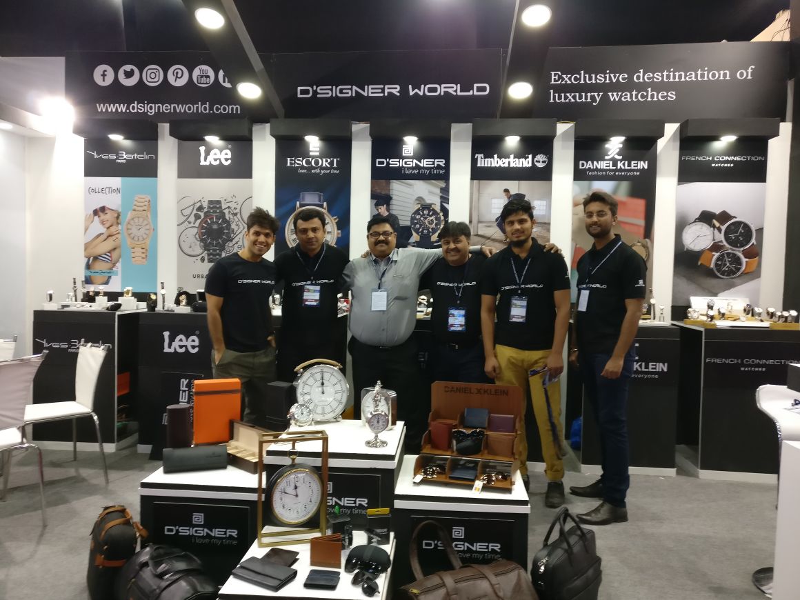 DsignerWatches's tweet photo. Day 1 at the Corporate Gifts Show was indeed a welcoming one. Looking forward to the coming days. Mumbaites, join us & grace us with your presence at the Bombay Exhibition Centre!
#DSIGNERWorld #CorporateGiftsShow https://t.co/Qkg0bVbSl4
